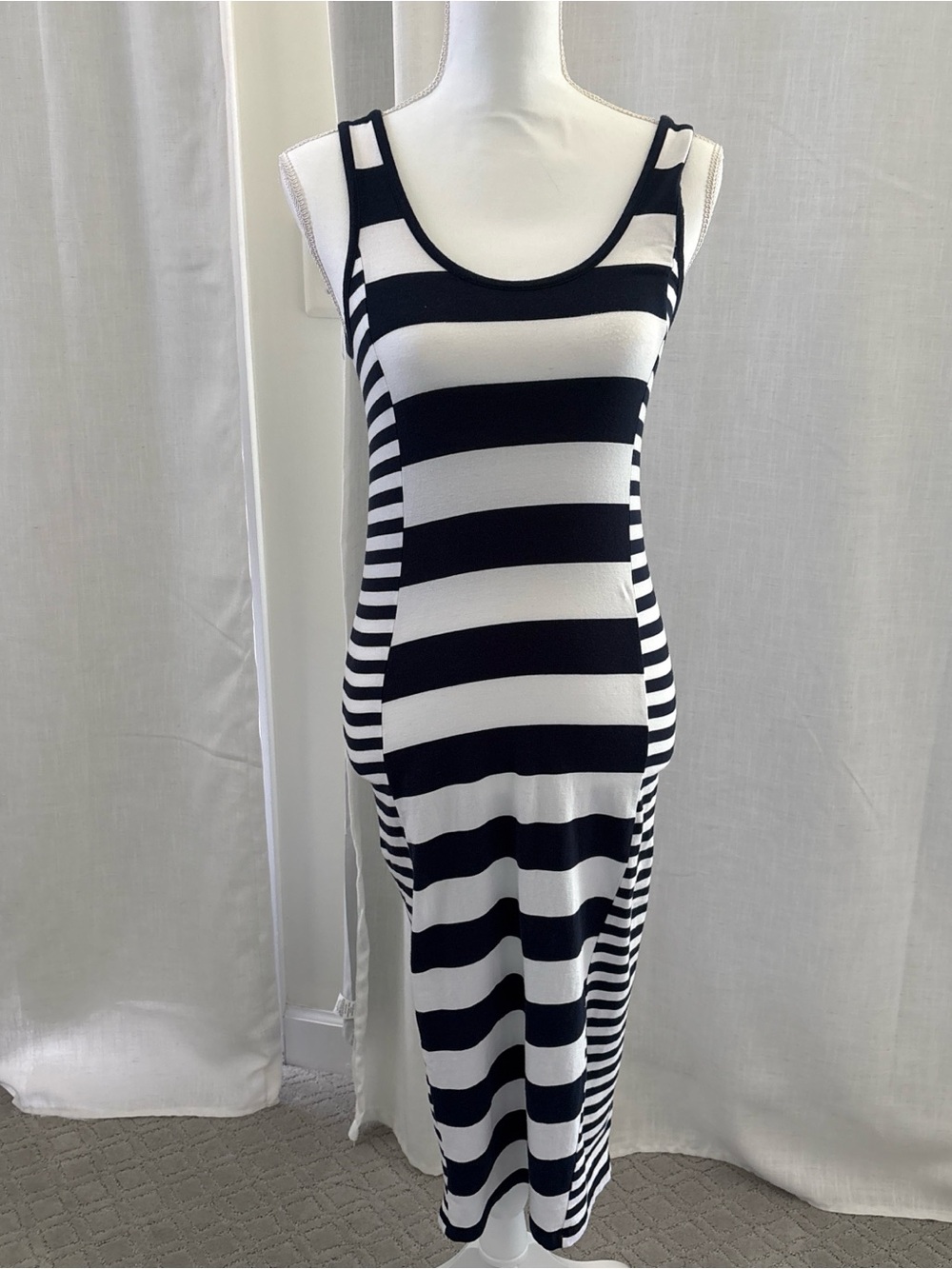 French Connection women’s Navy and White dress